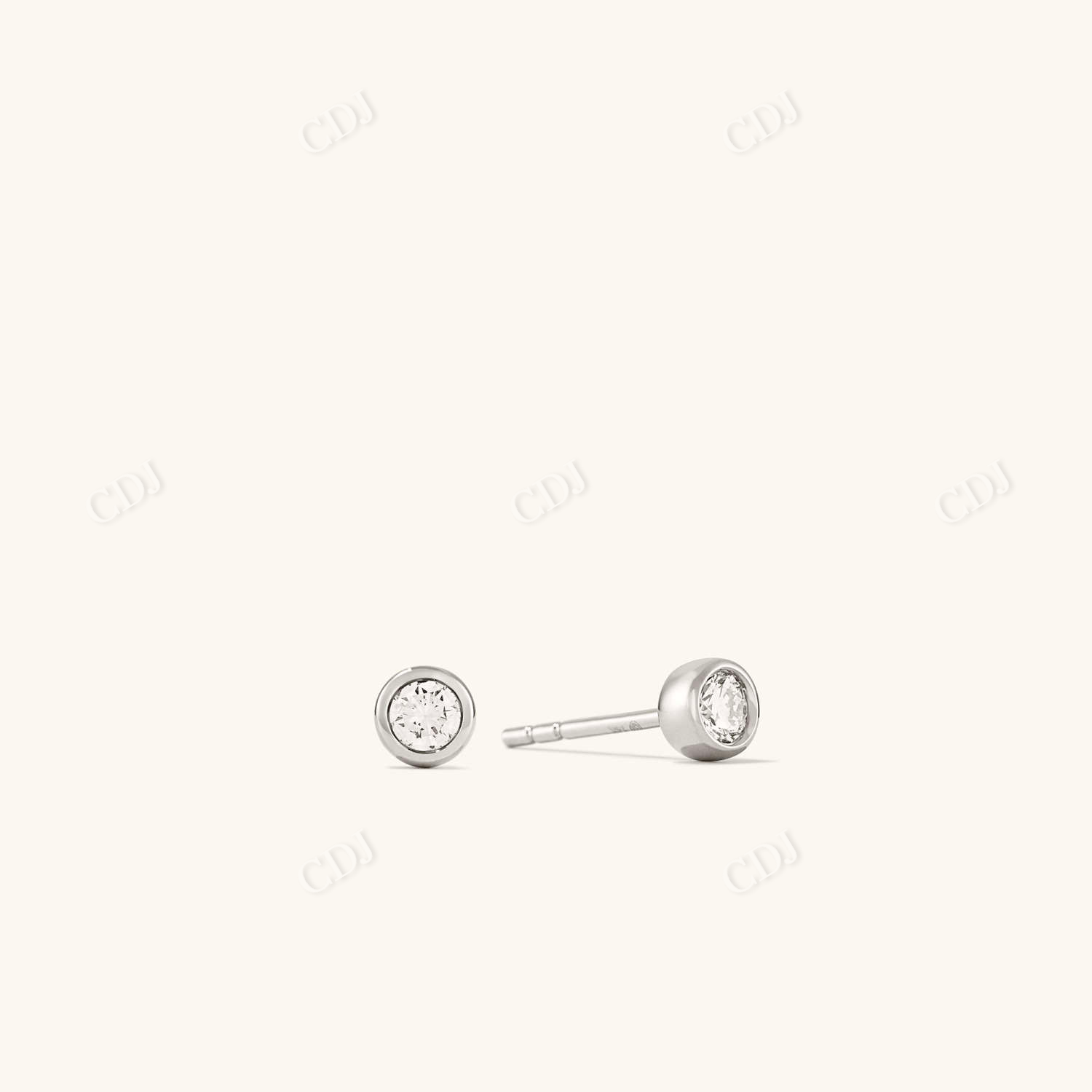 Charming Diamond Stud Earrings For Women  customdiamjewel 10 KT Solid Gold White Gold VVS-EF