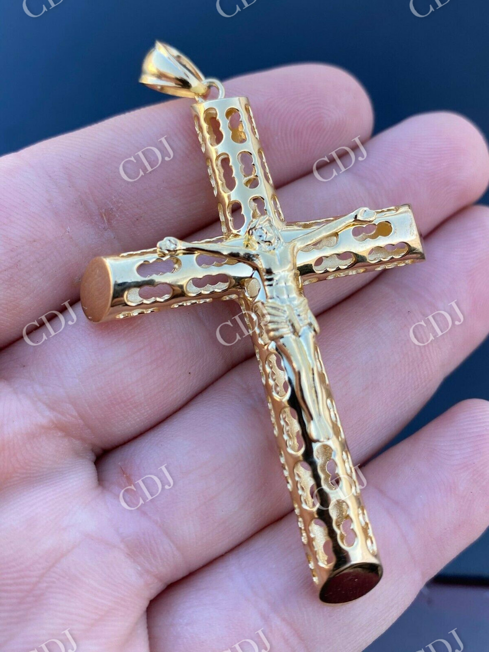 Plain Gold Finish Cross Pendant  customdiamjewel   